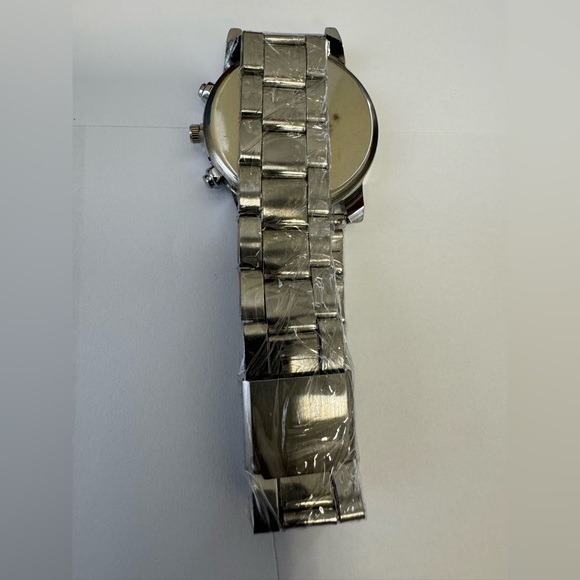 Silver Metal Watch - Picture 3 of 14